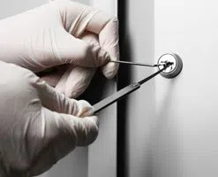 Lock Key Store Fort Lauderdale, FL 954-366-2212 - 14-Eviction-Locksmith